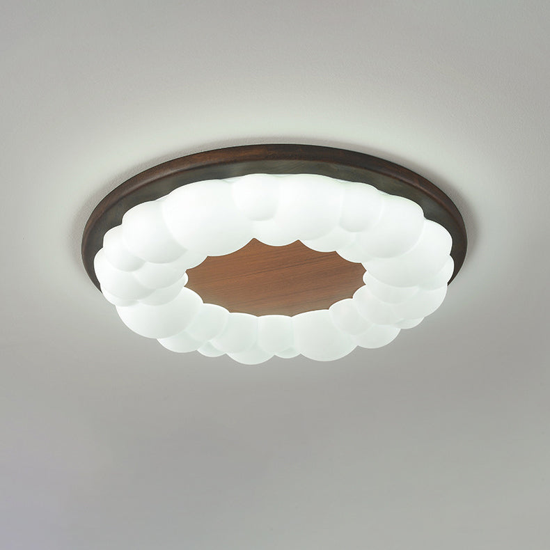 Plafonnier LED en bois massif nordique contemporain avec abat-jour en acrylique en forme de nuage pour chambre 