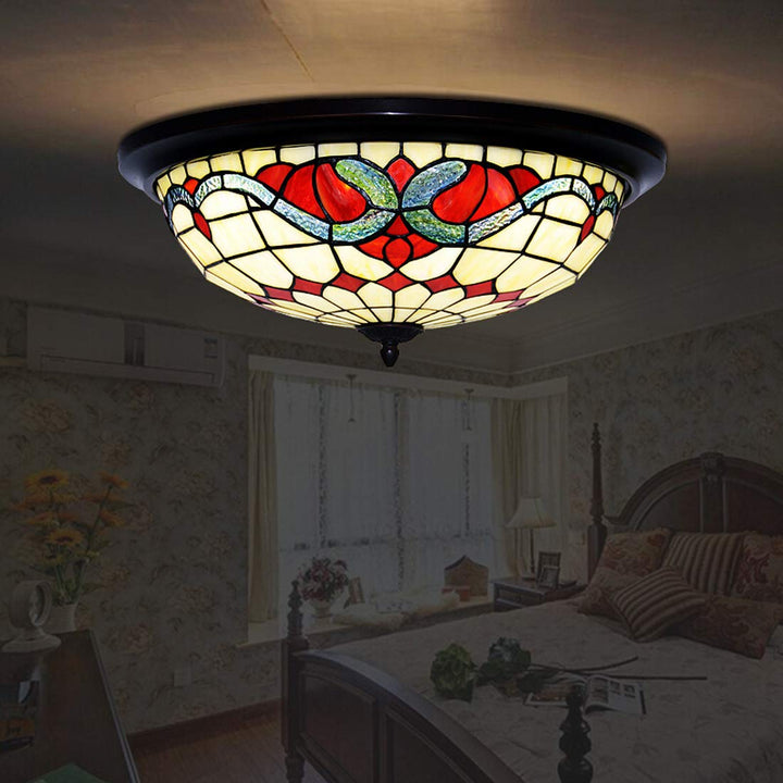 Plafonnier à trois lumières avec dôme en verre teinté baroque traditionnel Tiffany pour salon 