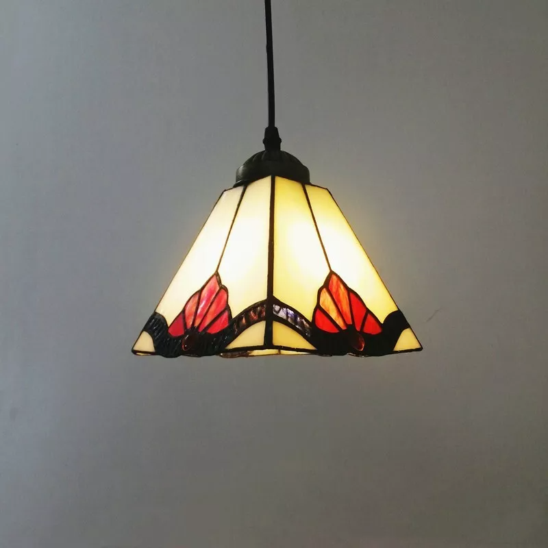 Pantalla de pirámide con patrón geométrico de vidrio Tiffany tradicional de una luz para lámpara colgante en la sala de estar 