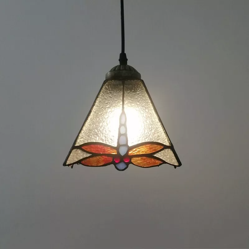 Pantalla de pirámide con patrón geométrico de vidrio Tiffany tradicional de una luz para lámpara colgante en la sala de estar 