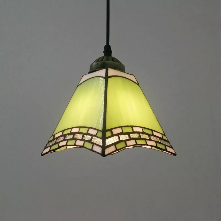Pantalla de pirámide con patrón geométrico de vidrio Tiffany tradicional de una luz para lámpara colgante en la sala de estar 