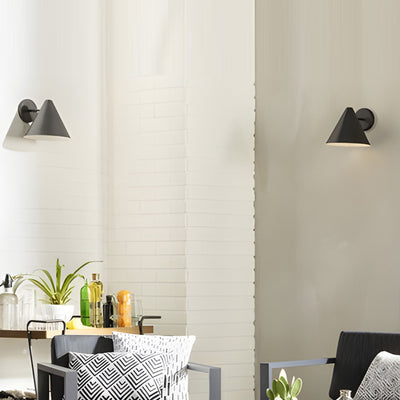 Applique murale étanche contemporaine en fer industriel géométrique cône 1-lumière pour patio extérieur 