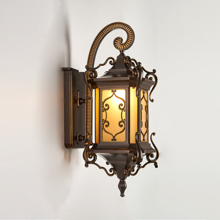 Cadre de sculpture en arc en aluminium européen traditionnel avec verre ondulé à une lumière, applique murale étanche pour jardin 
