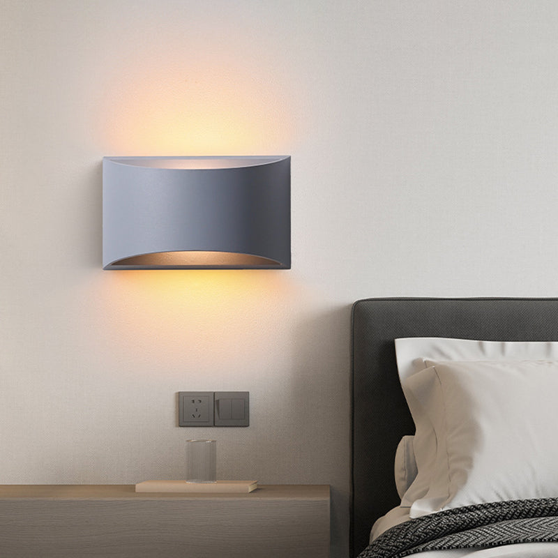 Applique murale LED moderne minimaliste en aluminium courbé, éclairée de haut en bas, pour patio extérieur 