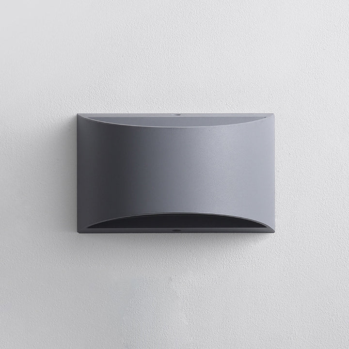 Applique murale LED moderne minimaliste en aluminium courbé, éclairée de haut en bas, pour patio extérieur 