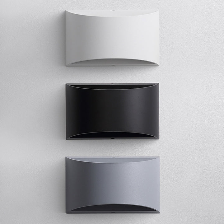 Applique murale LED moderne minimaliste en aluminium courbé, éclairée de haut en bas, pour patio extérieur 