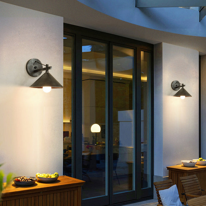 Lámpara de aplique de pared impermeable para exteriores con cono geométrico de hierro nórdico contemporáneo de 1 luz para jardín 