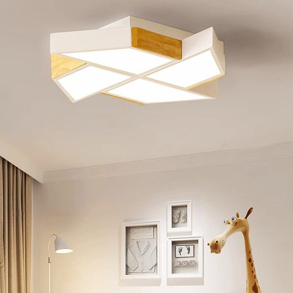 Zeitgenössische nordische Deckenleuchte aus massivem Holz mit Windmühle und LED für das Wohnzimmer 