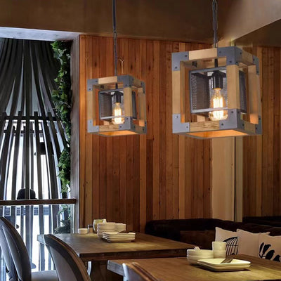 Ferme traditionnelle Cadre carré en bois massif Fer à 1/4/5 lumières Lustre pour îlot pour salle à manger 