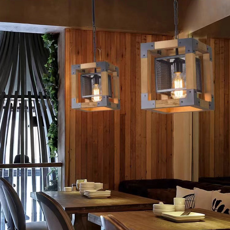 Ferme traditionnelle Cadre carré en bois massif Fer à 1/4/5 lumières Lustre pour îlot pour salle à manger 
