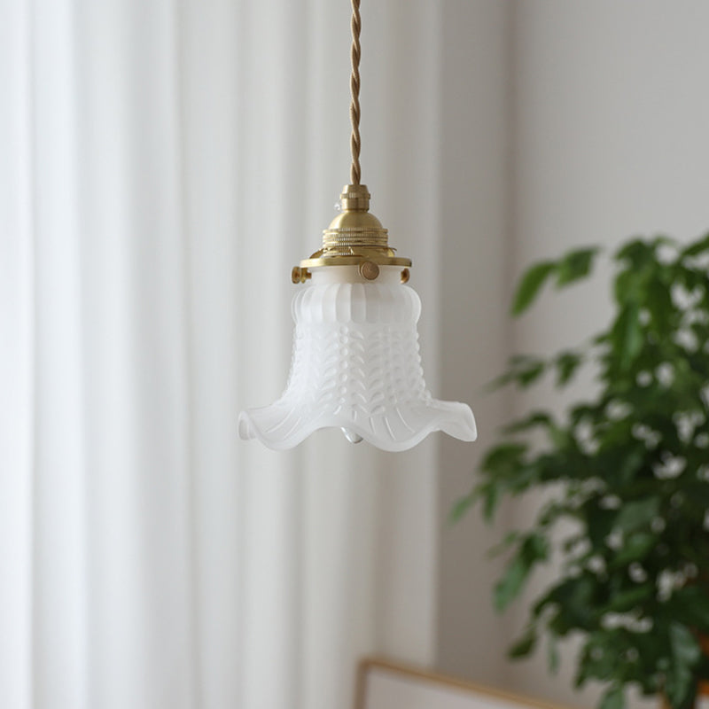 Traditionelle französische Messing-Blumenglas-Schirm 1-Licht-Pendelleuchte für das Schlafzimmer 