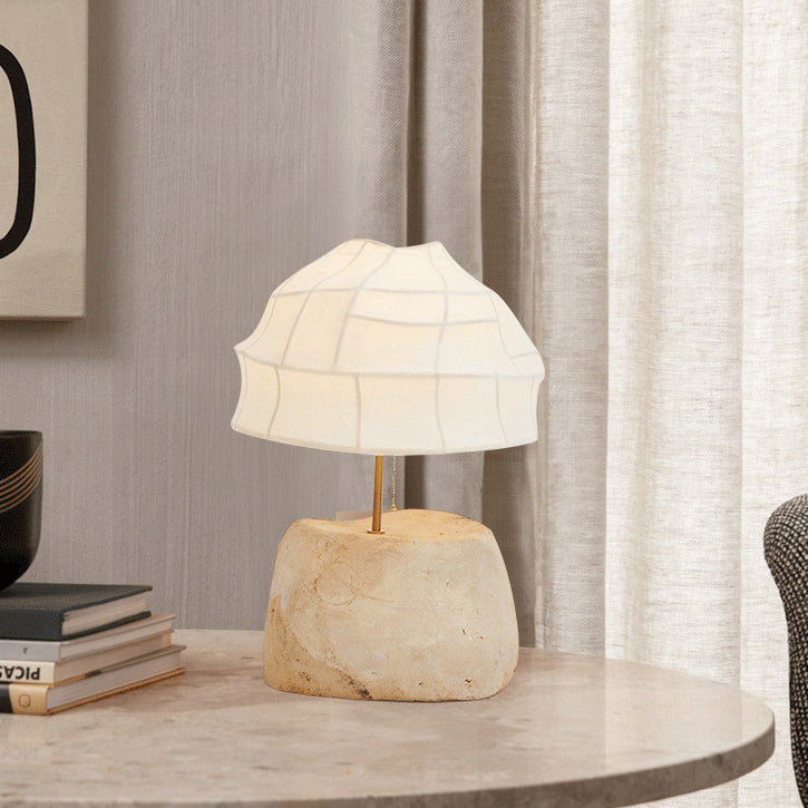 Lampe de table à 1 lumière avec abat-jour rond en soie traditionnelle française et base en résine pour chambre 