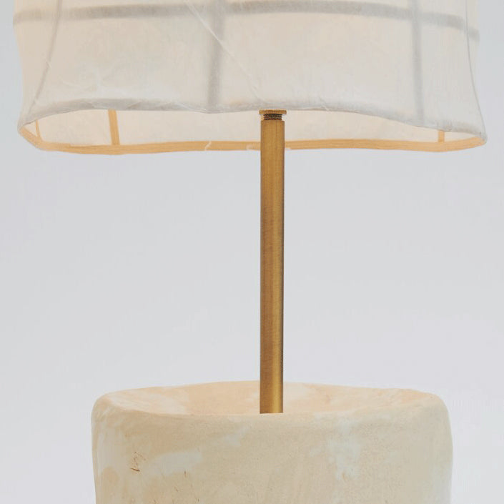 Lampe de table à 1 lumière avec abat-jour rond en soie traditionnelle française et base en résine pour chambre 