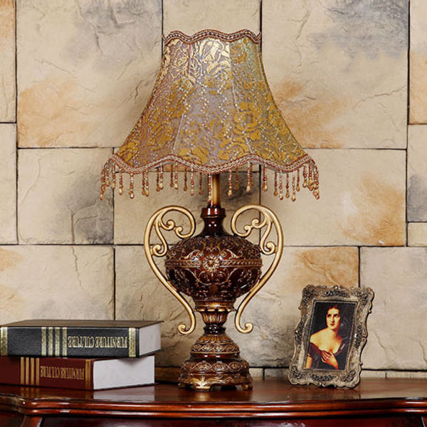 Lampe de table 1 lumière avec abat-jour en dentelle de palais européen traditionnel, base en résine sculptée et frange pour étude 