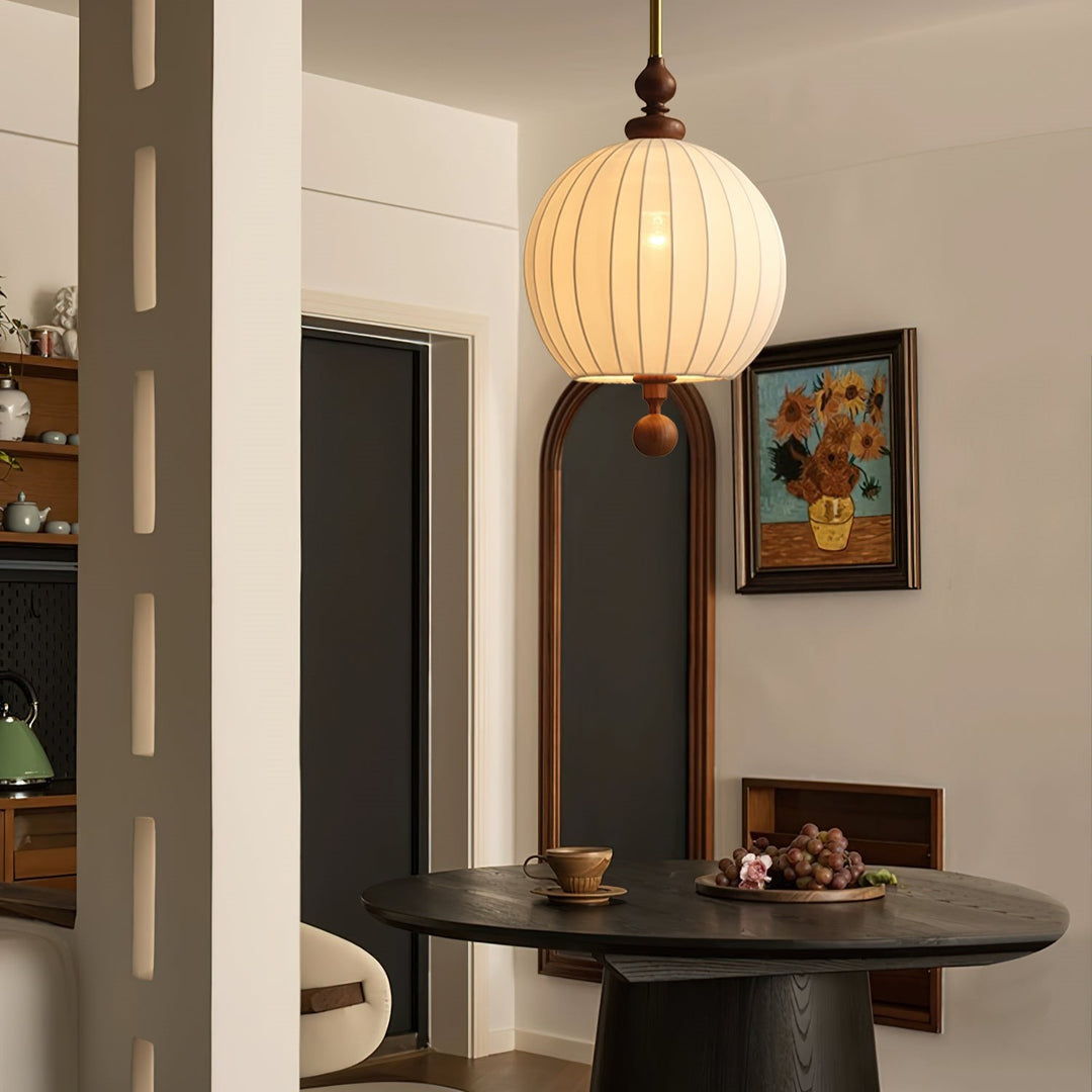 Traditionelle japanische kugelförmige Stofflampe aus Eschenholz 1-Licht Pendelleuchte für das Wohnzimmer 