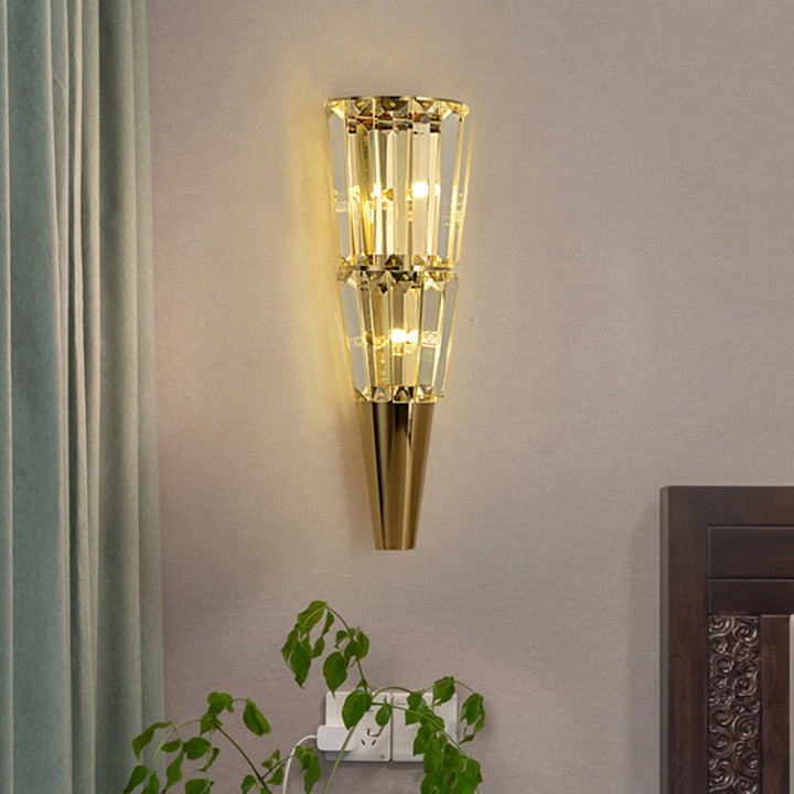 Applique murale moderne de luxe en acier inoxydable avec abat-jour conique en cristal empilé 3/5/7 lumières pour chambre 