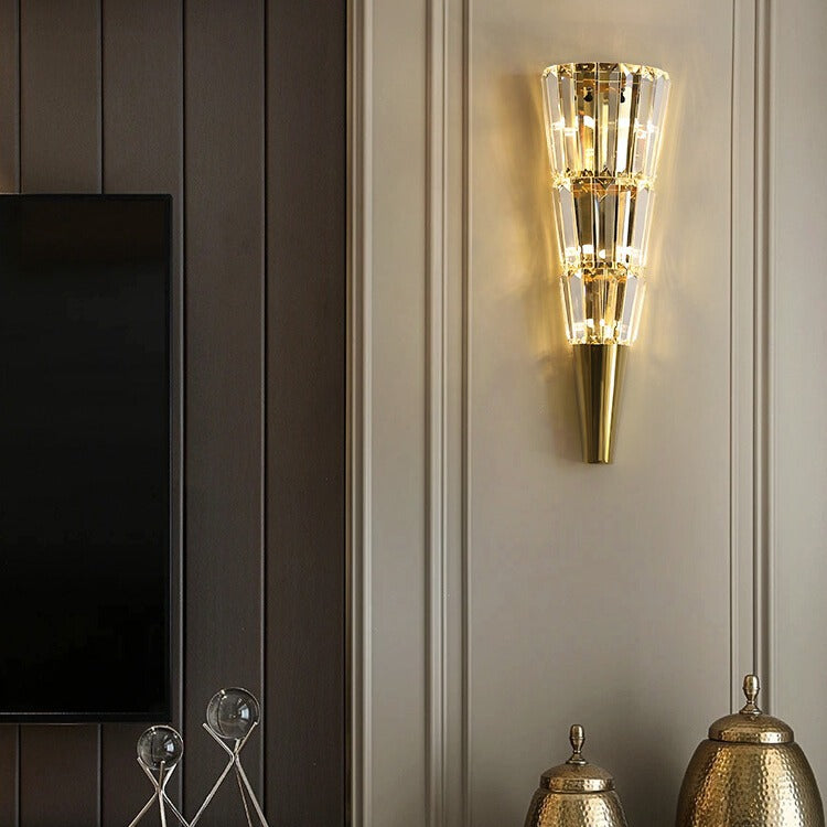 Applique murale moderne de luxe en acier inoxydable avec abat-jour conique en cristal empilé 3/5/7 lumières pour chambre 