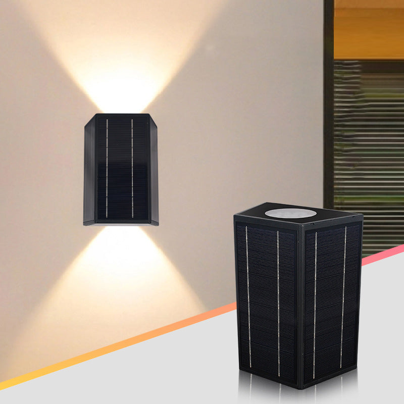 مصباح حائط خارجي شمسي LED من الألومنيوم المكعب الصناعي المعاصر للحديقة 