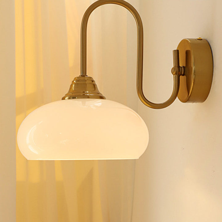 Traditionelle französische Kupfer-Glas-Rundschirm 1-Licht-Wandleuchte für das Schlafzimmer 