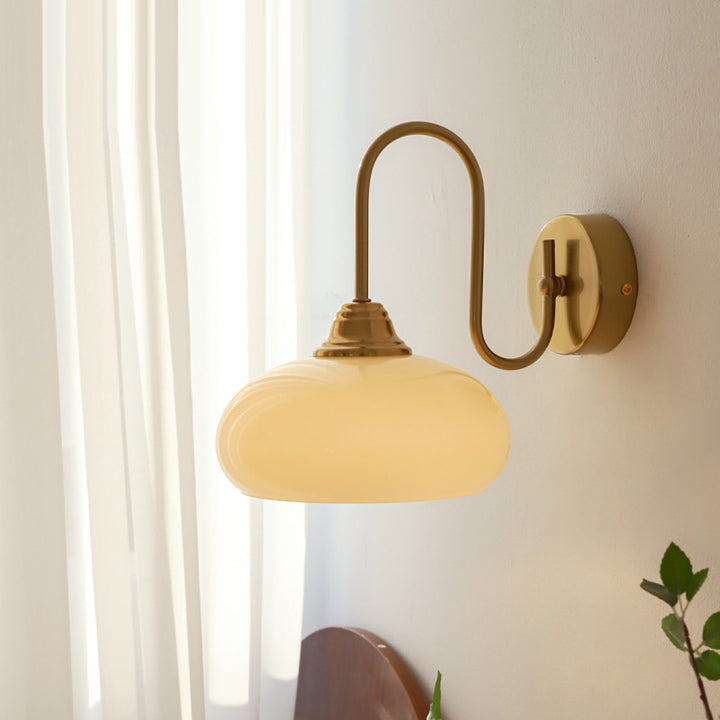 Traditionelle französische Kupfer-Glas-Rundschirm 1-Licht-Wandleuchte für das Schlafzimmer 