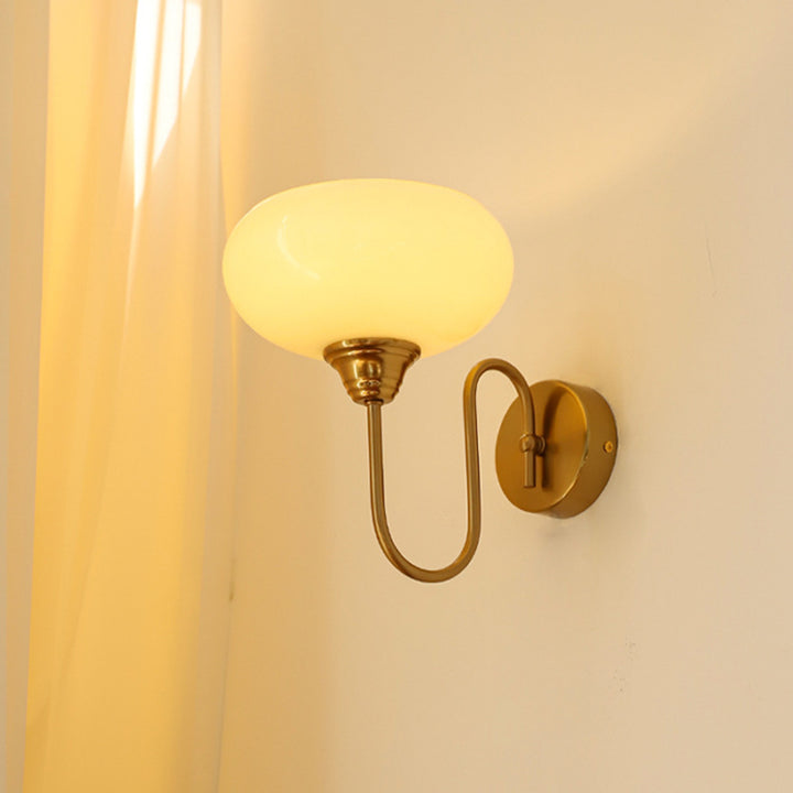 Traditionelle französische Kupfer-Glas-Rundschirm 1-Licht-Wandleuchte für das Schlafzimmer 