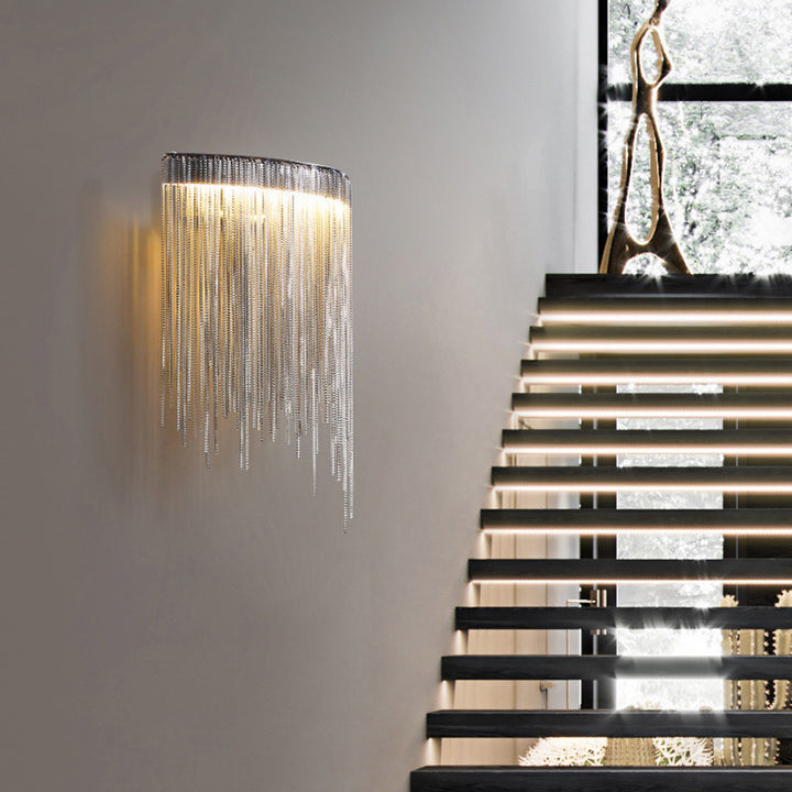 Applique murale LED en arc avec chaîne à pampilles en aluminium inoxydable de luxe contemporain pour salon 