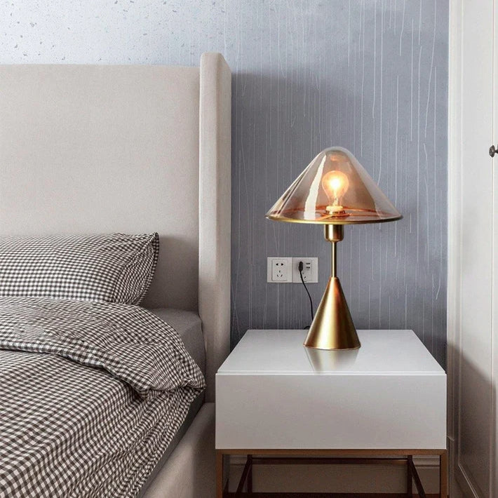 Zeitgenössische Luxus Glas Kegelförmiger Schirm Metallbasis 1-Licht Tischlampe für Schlafzimmer 