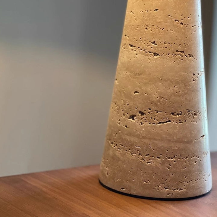 Lampe de table 1 lumière pour étude avec abat-jour conique en tissu japonais traditionnel et base en travertin jaune 