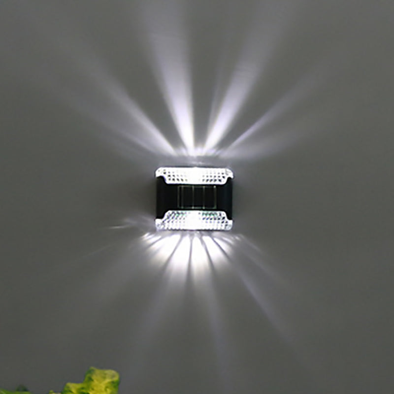 Applique murale extérieure LED rectangulaire en ABS solaire industrielle contemporaine avec éclairage vers le haut et vers le bas pour jardin 