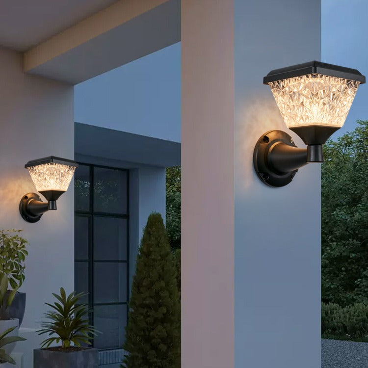 مصباح حائط خارجي مقاوم للماء بتصميم بسيط معاصر بظل مربع من مادة PC وإضاءة LED للطاقة الشمسية للحديقة 