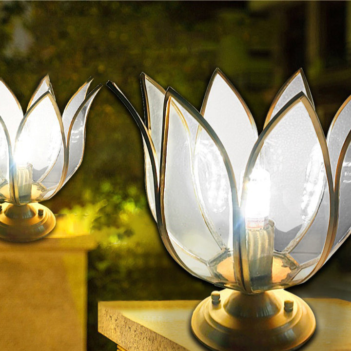 Lanterne de jardin contemporaine avec abat-jour en verre en forme de lotus et base en cuivre à 1 lumière pour extérieur 