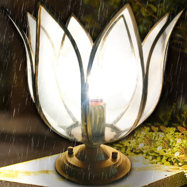 Lanterne de jardin contemporaine avec abat-jour en verre en forme de lotus et base en cuivre à 1 lumière pour extérieur 
