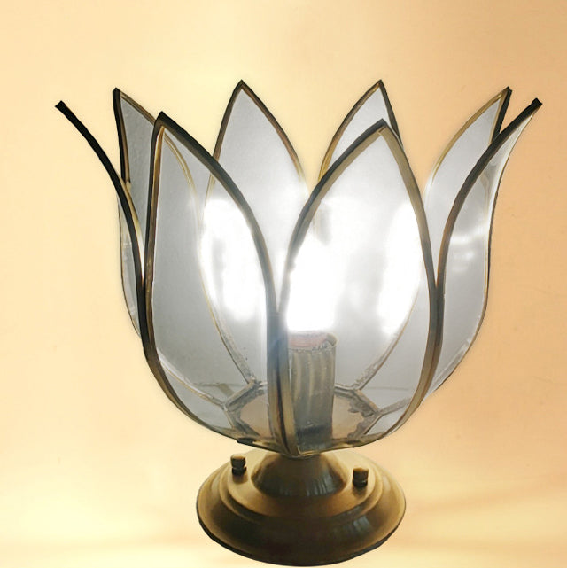 Lanterne de jardin contemporaine avec abat-jour en verre en forme de lotus et base en cuivre à 1 lumière pour extérieur 