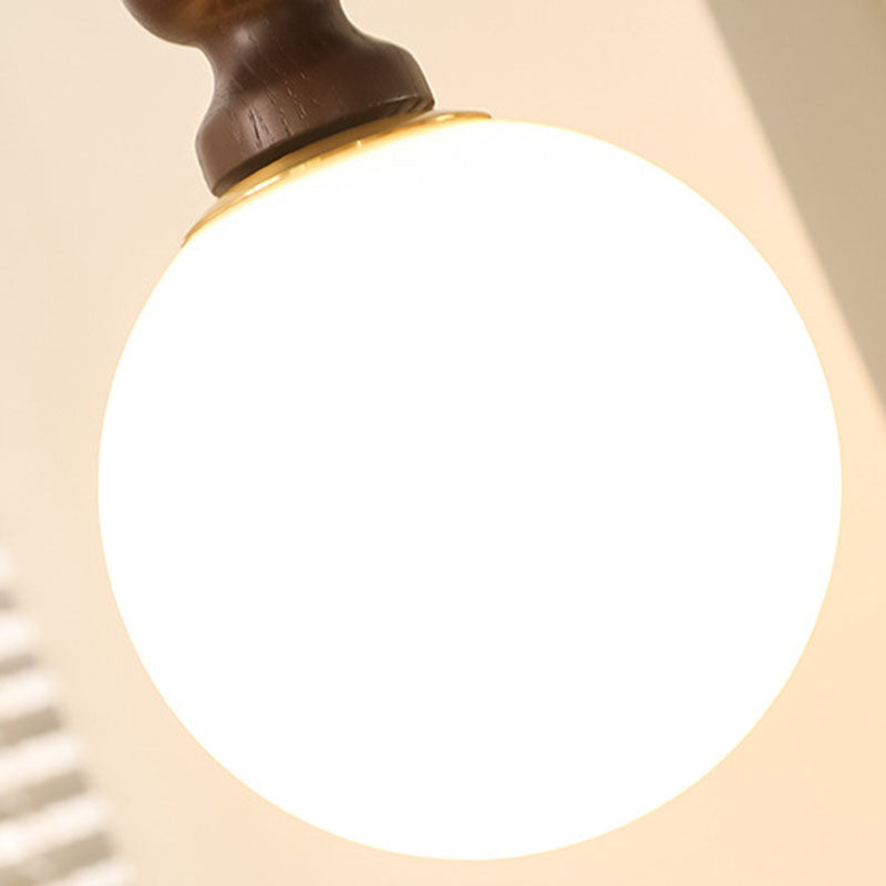 Applique murale 1 lumière en bois de frêne traditionnel français avec abat-jour en verre boule pour chambre 