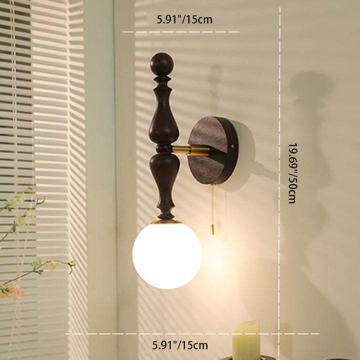Aplique de pared de 1 luz con pantalla de bola de vidrio y varilla de madera de fresno francesa tradicional para dormitorio 