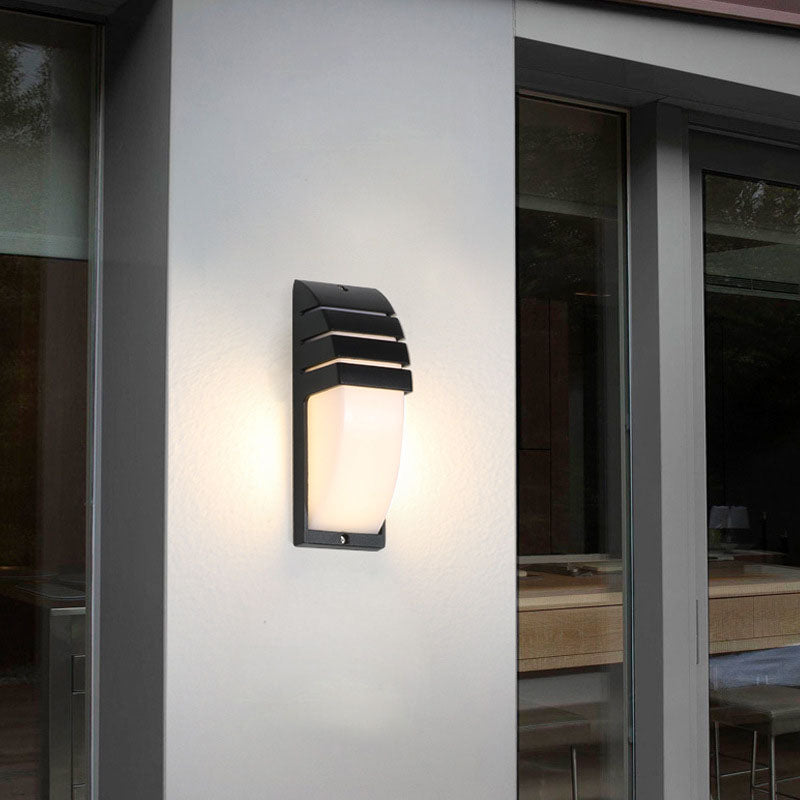 مصباح حائط خارجي مقاوم للماء LED بإحساس جسم الإنسان من الألومنيوم والأكريليك بتصميم بسيط ومعاصر لقوس للحديقة 