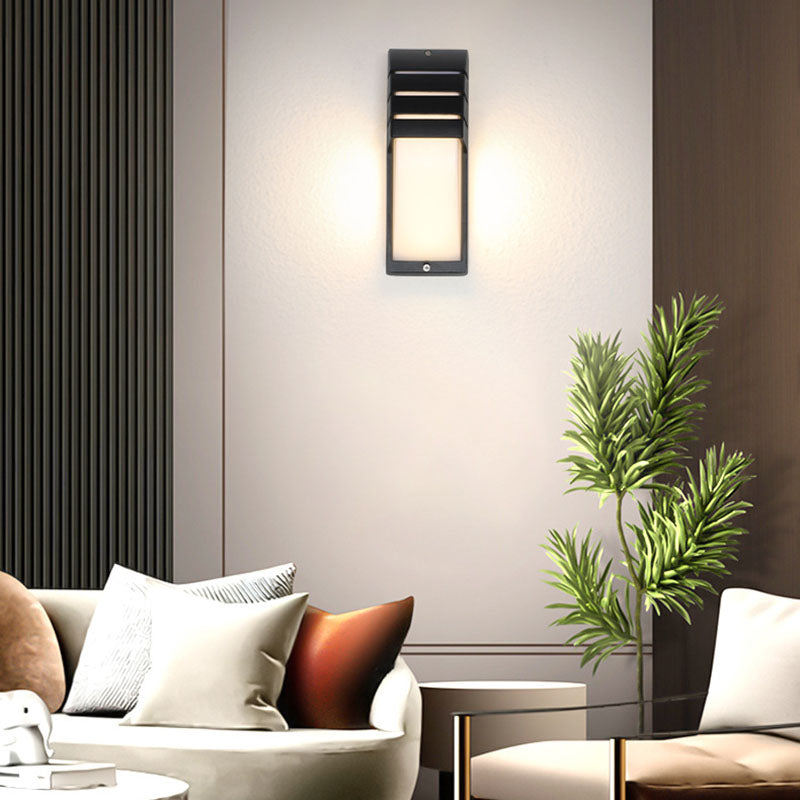 مصباح حائط خارجي مقاوم للماء LED بإحساس جسم الإنسان من الألومنيوم والأكريليك بتصميم بسيط ومعاصر لقوس للحديقة 