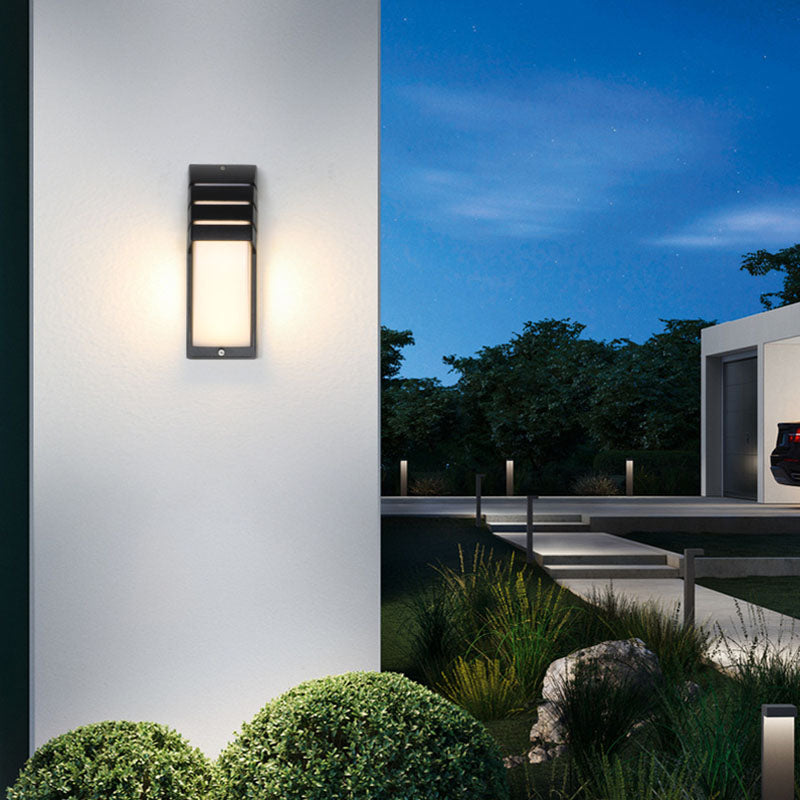 مصباح حائط خارجي مقاوم للماء LED بإحساس جسم الإنسان من الألومنيوم والأكريليك بتصميم بسيط ومعاصر لقوس للحديقة 