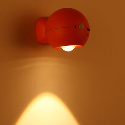 مصباح حائط معاصر على شكل كرة ABS نورديك مع شحن USB وإضاءة LED مغناطيسية لغرفة النوم 