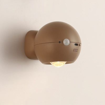 مصباح حائط معاصر على شكل كرة ABS نورديك مع شحن USB وإضاءة LED مغناطيسية لغرفة النوم 