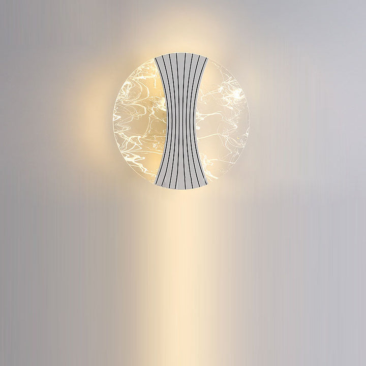 مصباح حائط LED مع ظل أكريليك مربع هندسي بنمط تموج الماء الفاخر المعاصر لغرفة المعيشة 