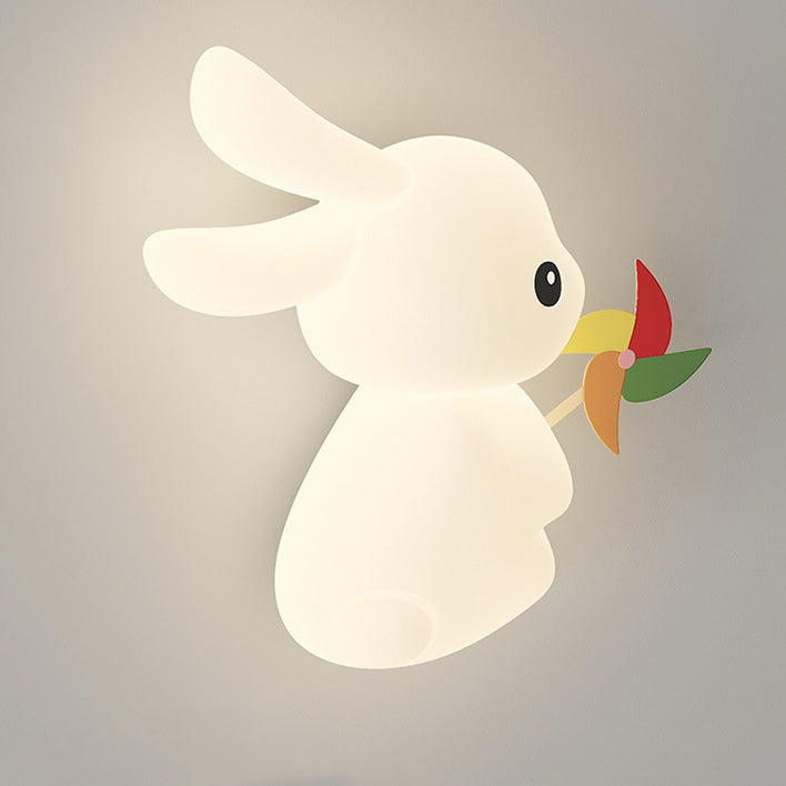 Zeitgenössische kreative Tierkaninchen-Karotten-PE-Eisen-LED-Wandleuchte für das Wohnzimmer 