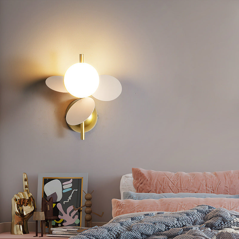 Applique murale 1 lumière en PVC avec abat-jour en verre boule scandinave contemporain pour salle à manger 