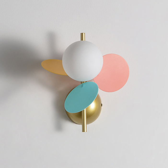 Zeitgenössische skandinavische Glasballschirm PVC-Scheibe 1-Licht Wandleuchte für Esszimmer 