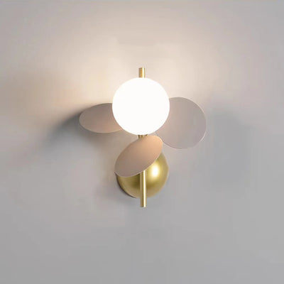 Zeitgenössische skandinavische Glasballschirm PVC-Scheibe 1-Licht Wandleuchte für Esszimmer 
