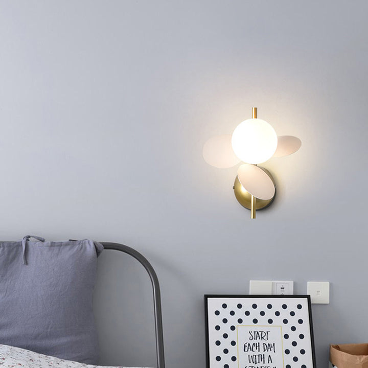 Applique murale 1 lumière en PVC avec abat-jour en verre boule scandinave contemporain pour salle à manger 