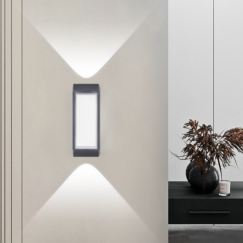 مصباح حائط خارجي LED مقاوم للماء من البلاستيك بتصميم بسيط ومعاصر للحديقة 