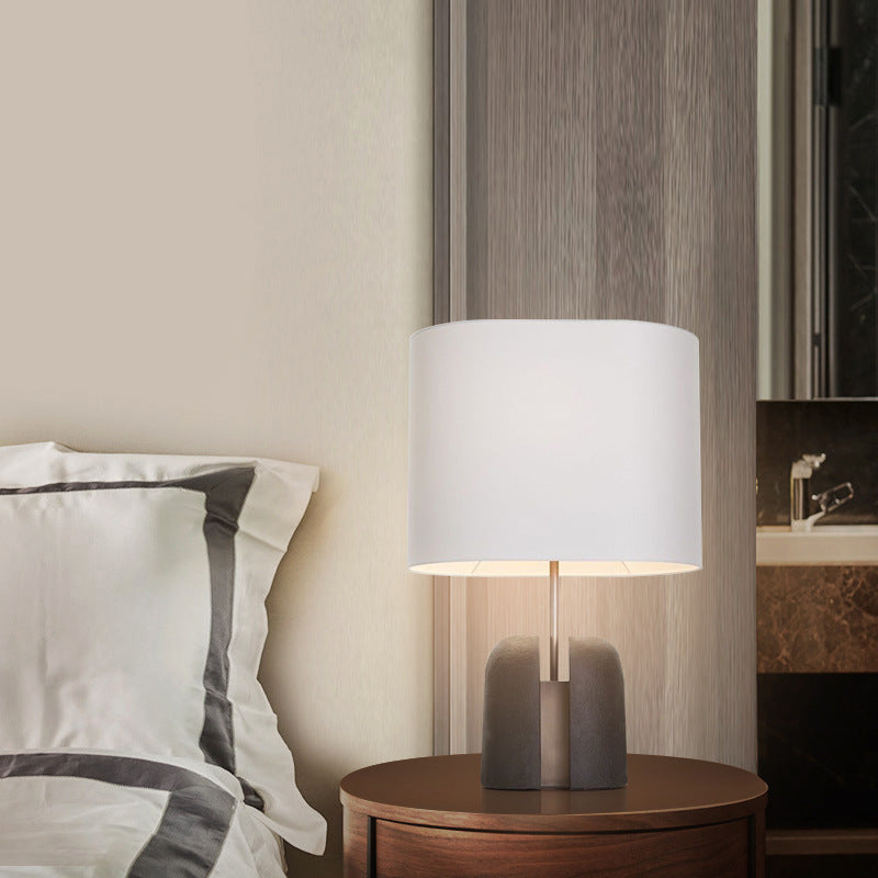 Pantalla redonda de tela europea tradicional lámpara de mesa de resina de 1 luz para dormitorio 
