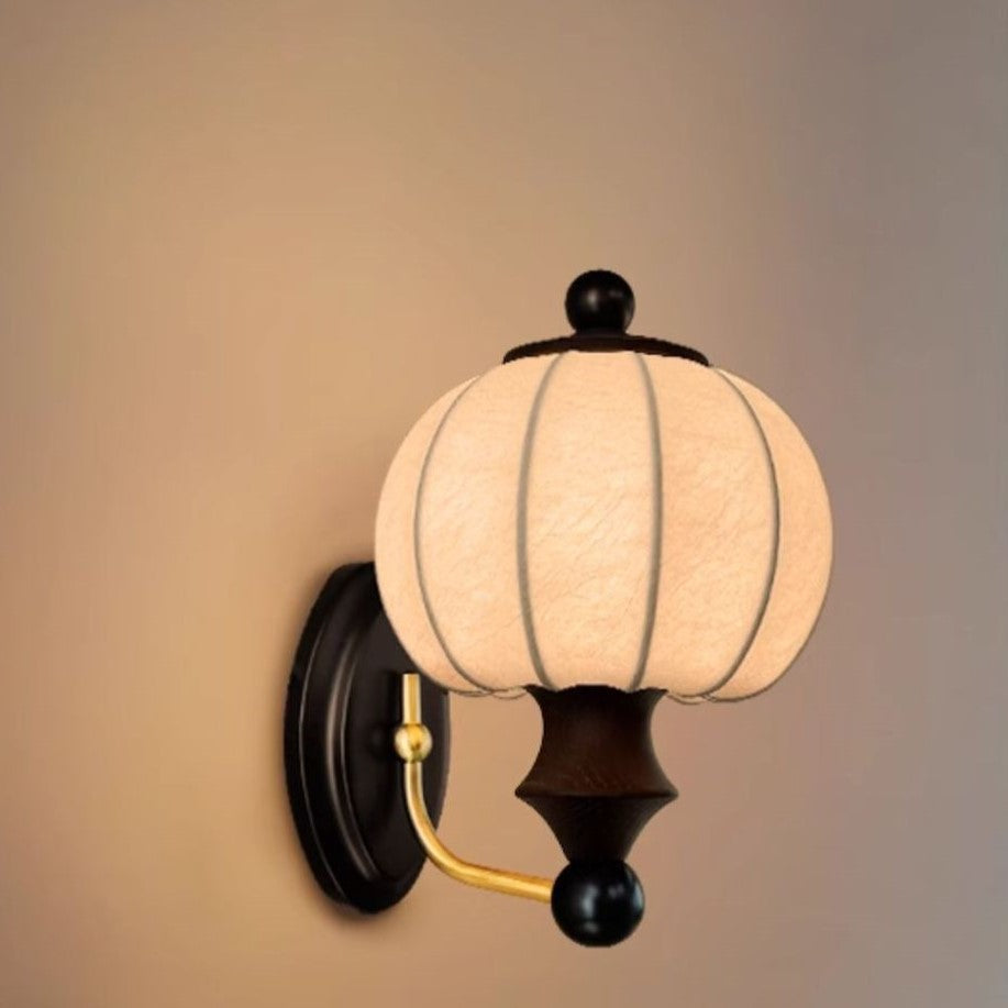Zeitgenössische Retro-Seiden-Rundschirm-Massivholz-Eisen-LED-Wandleuchte für Esszimmer 