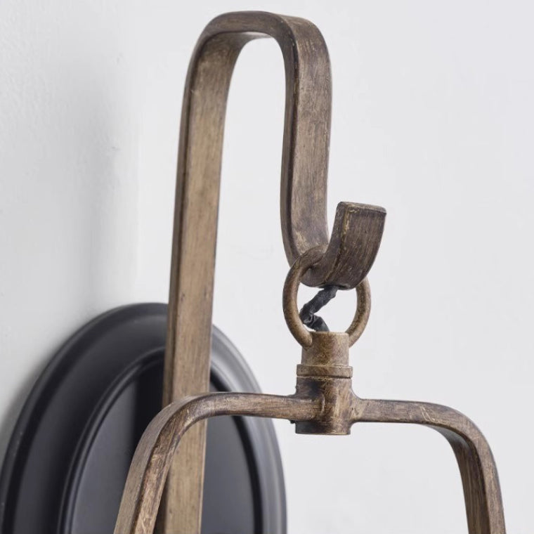 Applique murale en verre à 1 lumière avec cadre en fer trapézoïdal de style ferme traditionnelle pour salle à manger 